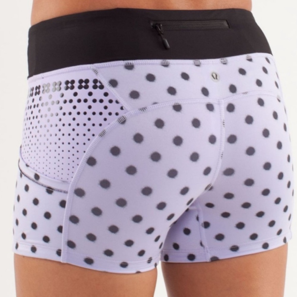 Lululemon Run: Shorty Short in High Noon Dot Lilac / Black Size 2